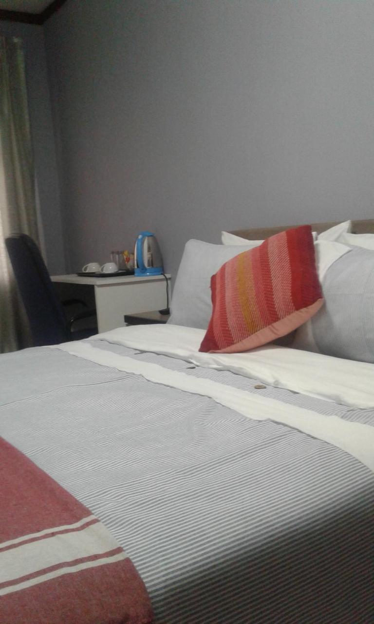 Acacia Guesthouse Kempton Park Exterior foto